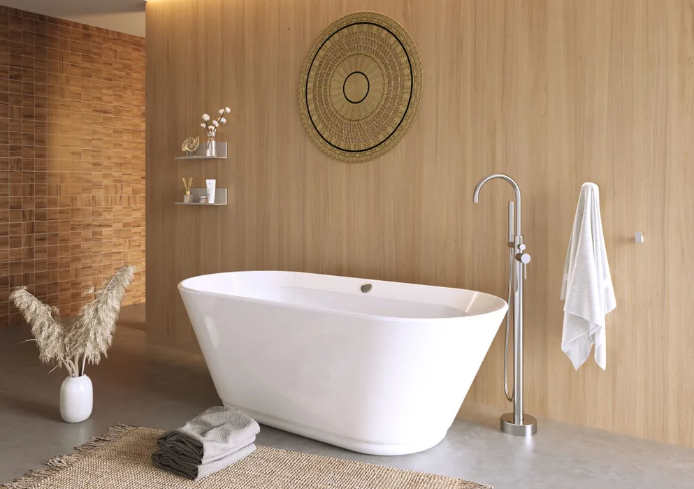  Freestanding bathtub elongated