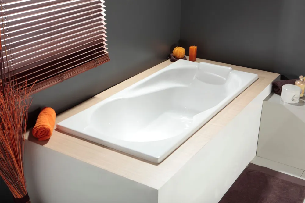  Rectangular bathtub