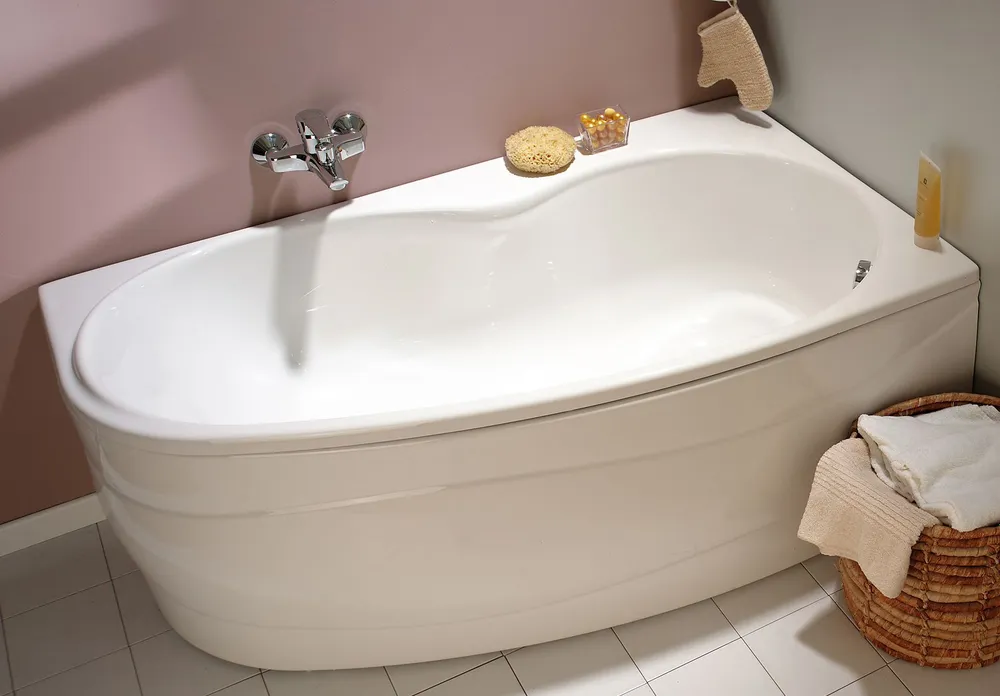  Asymmetrical left-hand bathtub + running board